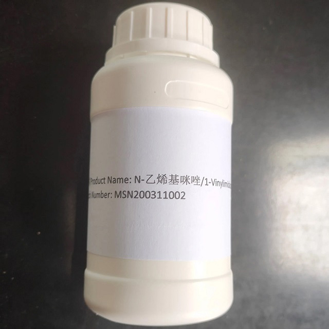 Organiczny p&oacute;łprodukt 1-winyloimidazol CAS 1072-63-5